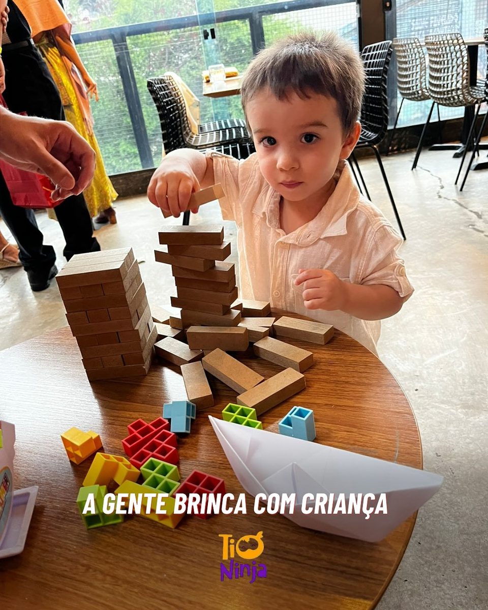 Jogos de mesa &mdash; gera&ccedil;&otilde;es brincando juntas